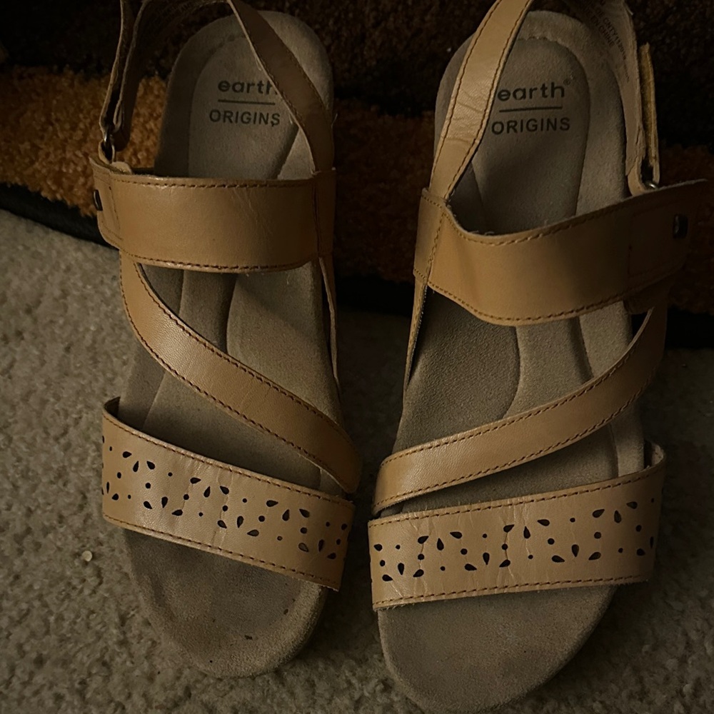 Earth Origins Women's Beige Strappy Sandals